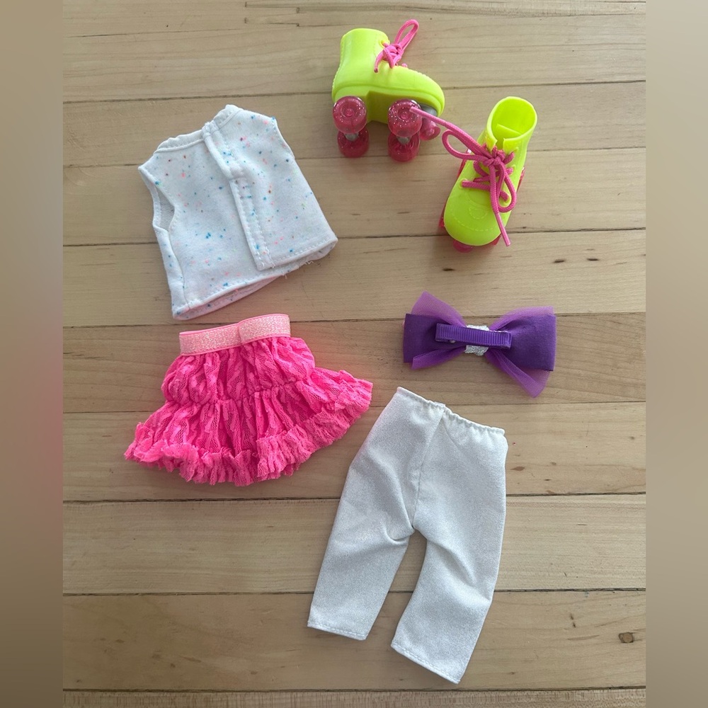 Glitter Girls Roller Skates and Outfit for 14.5 inch Dolls - Picture 2 of 7